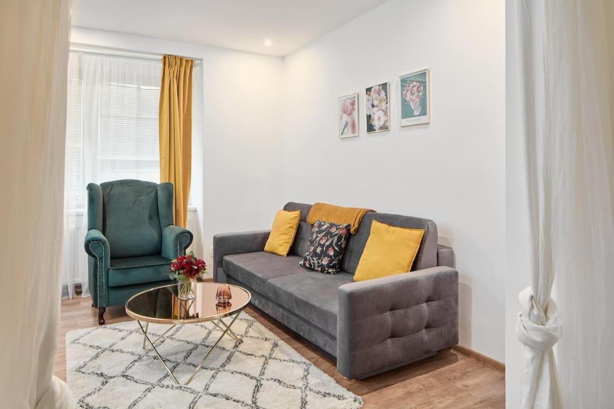Nice And Cozy Apartment Right At Tv Tower — Photos 3